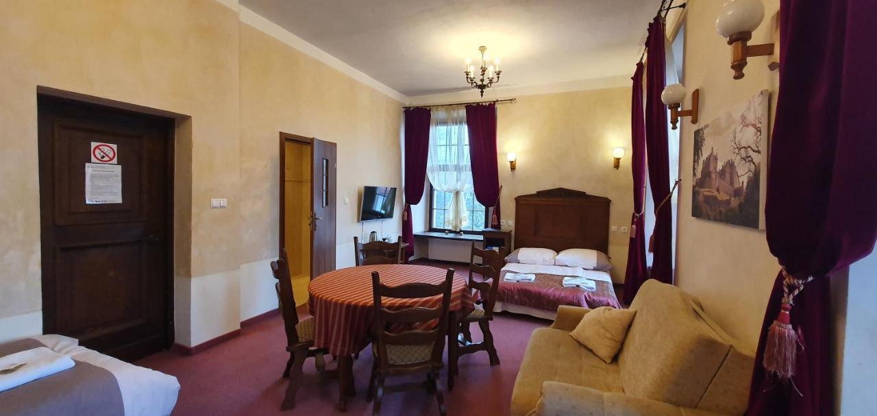 Zamek Miedzylesie Hotel Kamer foto