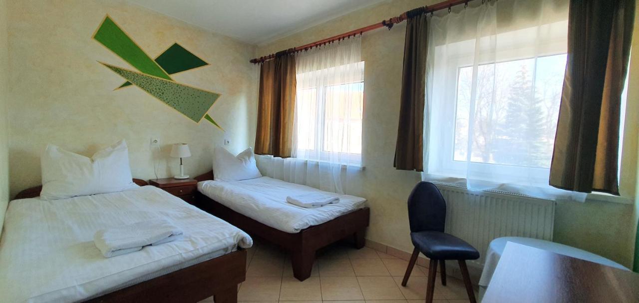 Zamek Miedzylesie Hotel Kamer foto