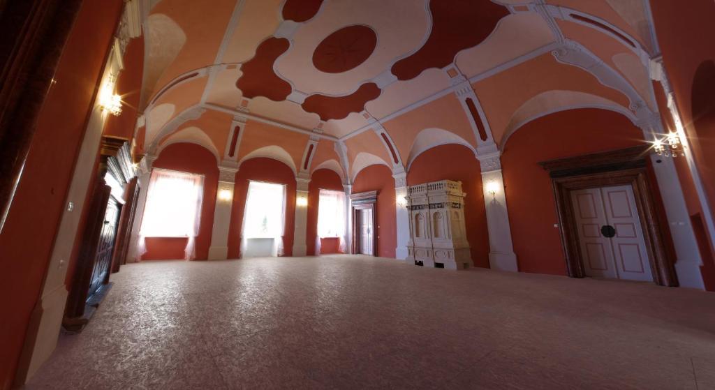 Zamek Miedzylesie Hotel Buitenkant foto